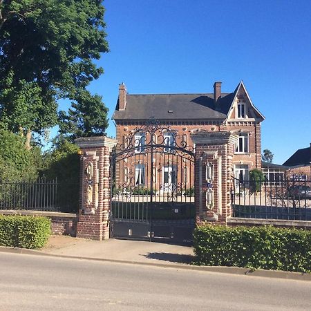 L'Hostellerie Du Chateau Mesnil-Saint-Nicaise Екстериор снимка