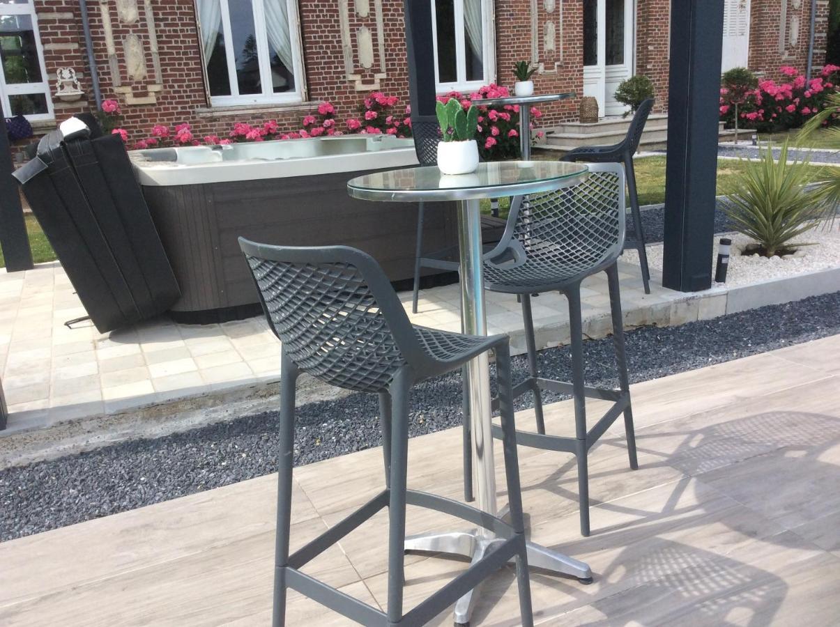 L'Hostellerie Du Chateau Mesnil-Saint-Nicaise Екстериор снимка